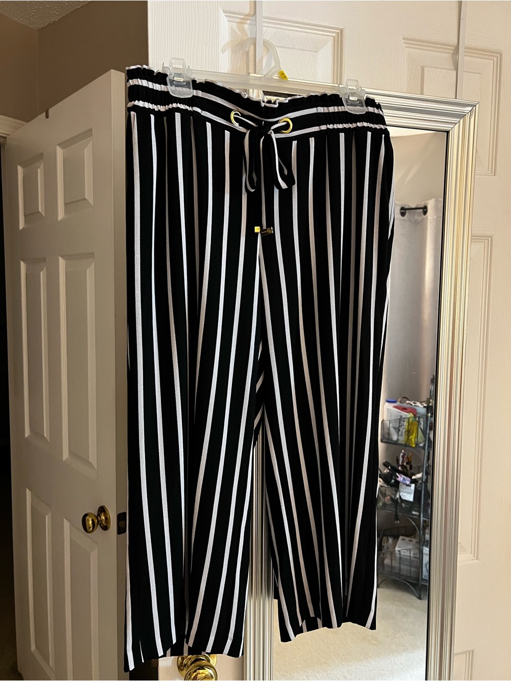 Black and White Striped Women's Goucho Drawstring Pants